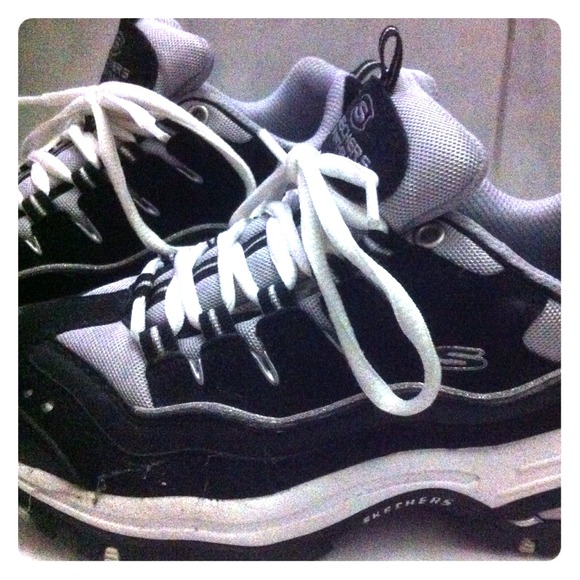Sketchers Tennis shoes sz 5.5