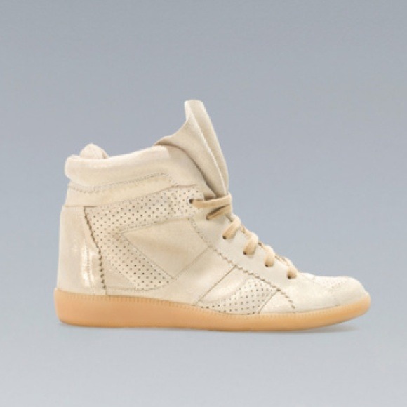 🎊HOST PICK 10/23 &11/28 ZARA sneakers US8/EURO 39