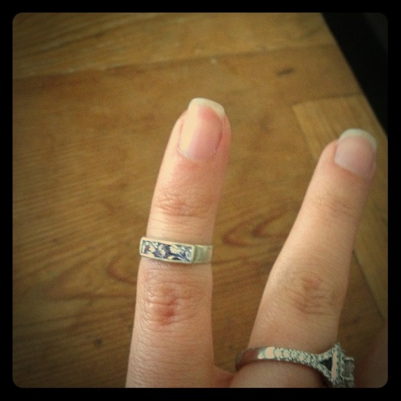 Just trying to show the tarnished metal