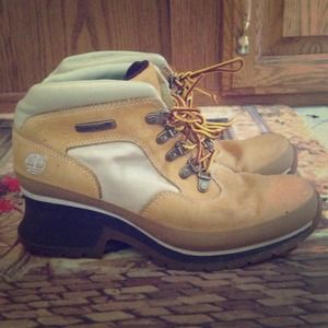 Women's Timberland Boots- Pre Loved 🍂🍁