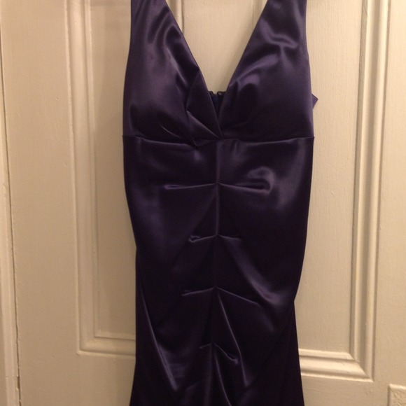 Elegant v neck dress.