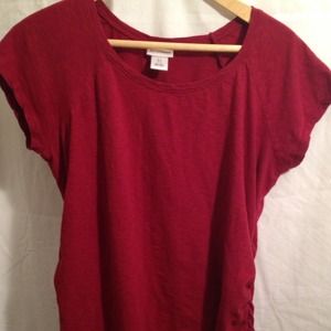 Maroon shirt sleeve maternity top