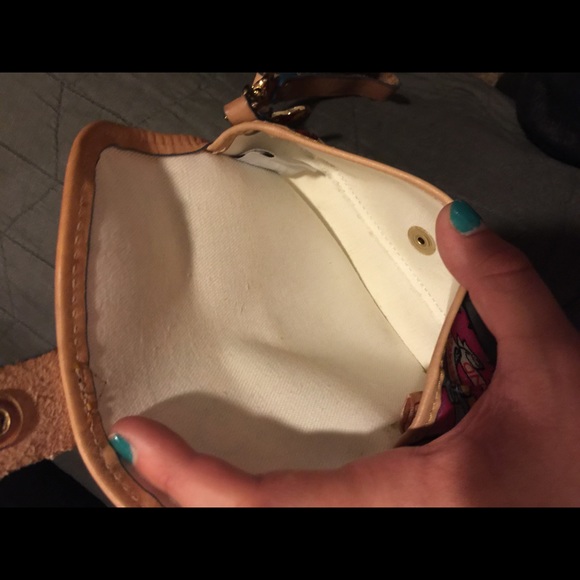 RARE Pink Disney Dooney&Bourke  Sketch Wristlet!!! - Picture 4 of 4