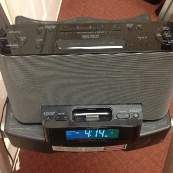 iPhone 3 or 4 player, charger, alarm clock & radio