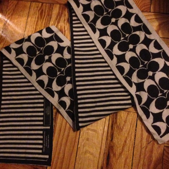 100% wool coach scarf