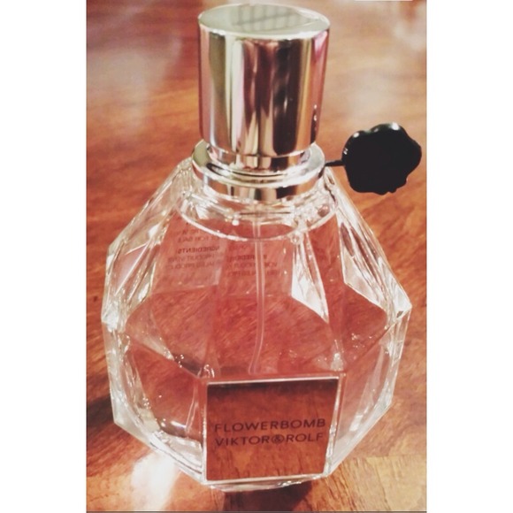 Vikktor Ralph - Flowerbomb Perfume 3.4
