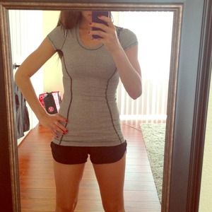 🎈SOLD🎈Lululemon full tilt top, new condition