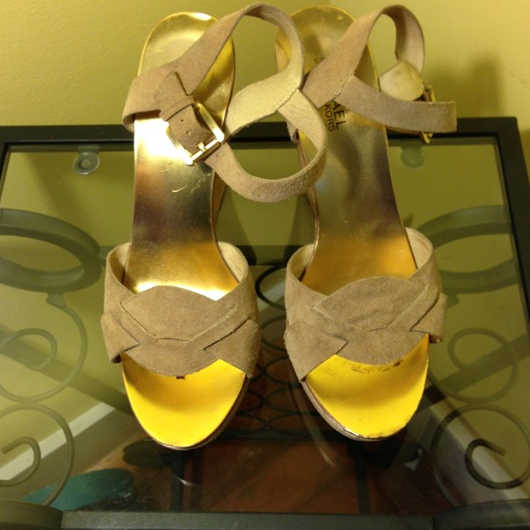 🎉🎉TRADED🎉🎉Authentic MICHAEL KORS Sandal