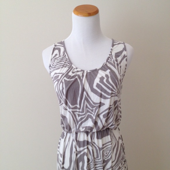 ✨HP Sale $15✨LOFT sleeveless dress - Picture 3 of 3