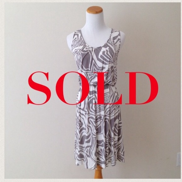 LOFT Dresses & Skirts - ✨HP Sale $15✨LOFT sleeveless dress