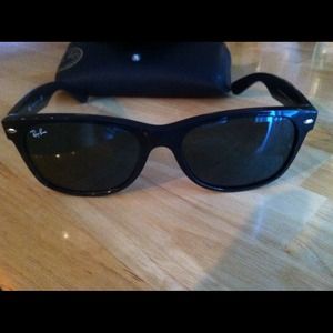 Black women's new wayfarer ray bans