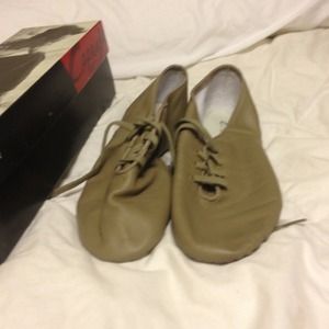 Tan split jazz / rubber dance shoes