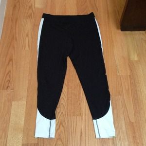 Nordic Track black white biker runner yoga pants