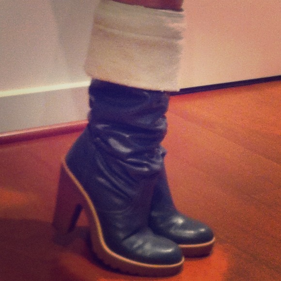 Just sharing! New Marc Jacobs boots :)