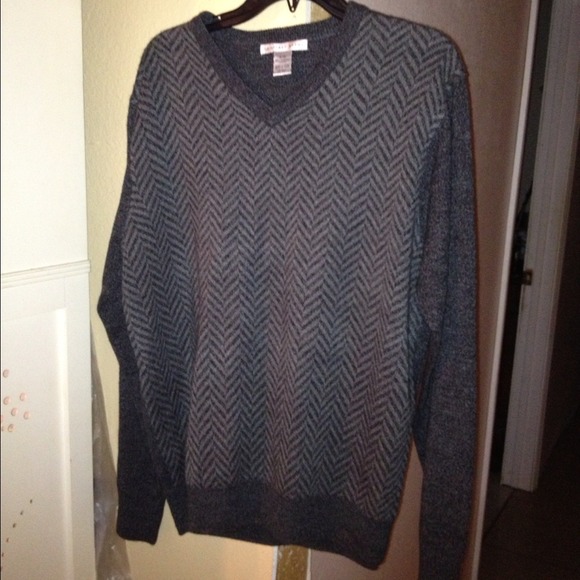 Reduced New Geoffrey Beene Sweater