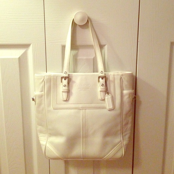 Handbags - Coach Leatherwear EST.1941