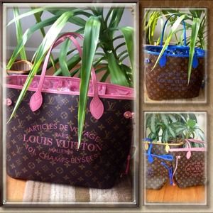 🕑 RESERVE 🕜 Louis Vuitton Neverfull MM Ikat rose
