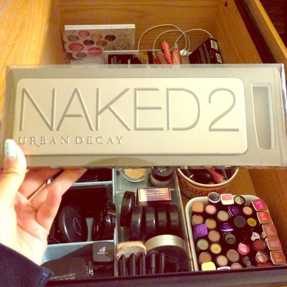 AUTHENTIC Urban Decay Naked 2