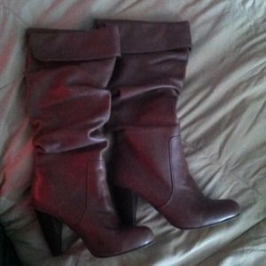 Really cute brown boots!!