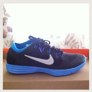 **SOLD** Nike Lunar Hyper workout shoes