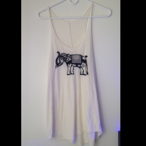 Brandy Melville Elephant top