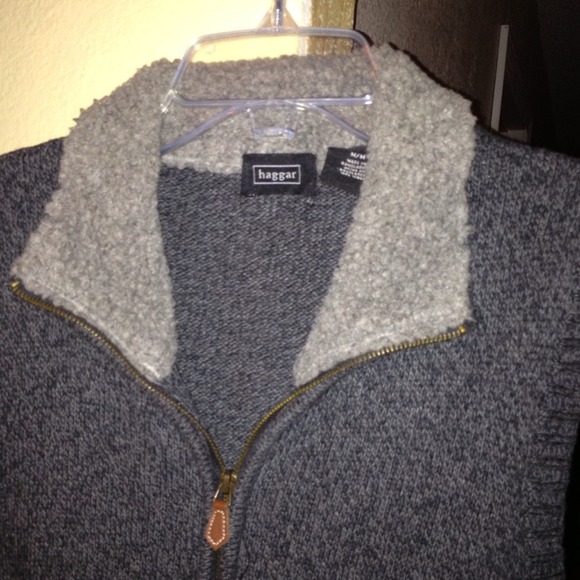 Reduced New Men's Haggar Sweater Vest Sz M - Picture 2 of 3