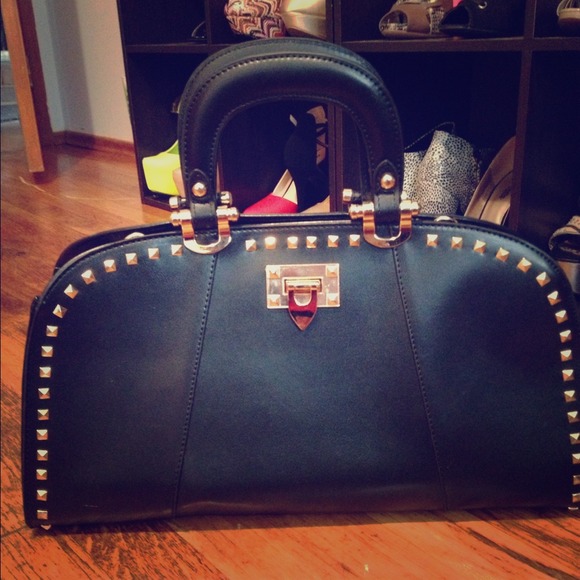 🔴REDUCED!🔴Versace look alike studded handbag