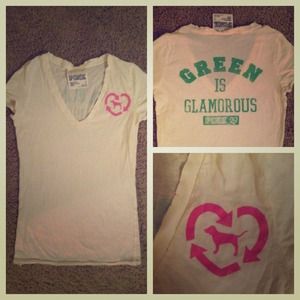 🚫TRADED🚫VS PINK Shirt
