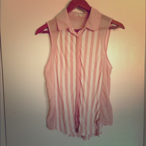 Sold🚫Urban Outfitters Collared  Medium🚫sold