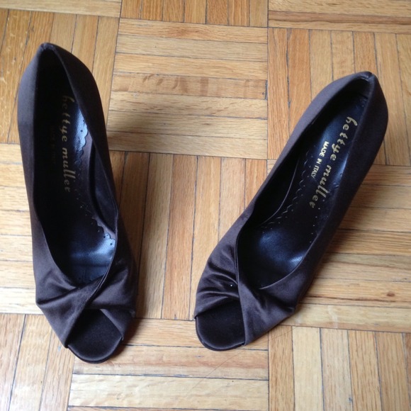 Brand New Bettye Muller peep toe shoes