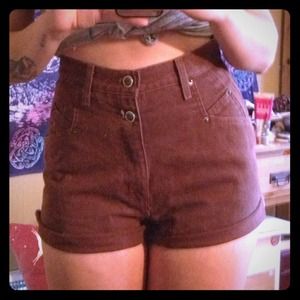 Super-high waisted shorts