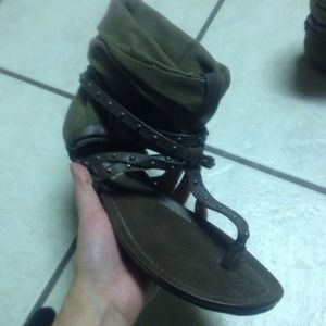 Simply Vera wang sandals