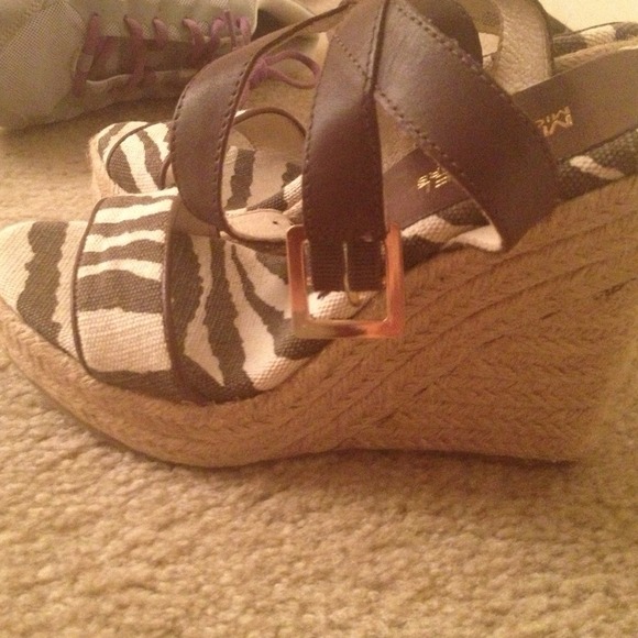 MK brown/tan zebra print wedges - Picture 2 of 3
