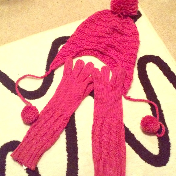 Jessica Simpson Hat and Glove set