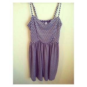 Navy patterned dress💙