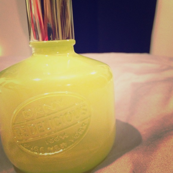 DKNY BE DELICIOUS hold until Friday 10-10