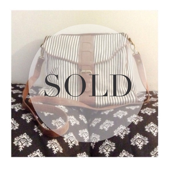 🔴🔴SOLD🔴🔴 Navy and White Striped Crossbody Bag