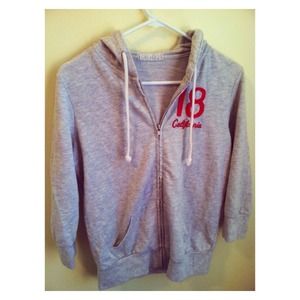 3/4 in sleeved sweatshirt!