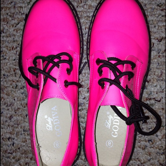 Low top doc marten style shoes 🚫sold🚫