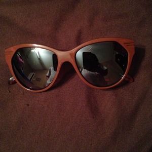 Kendall and Kylie sunglasses