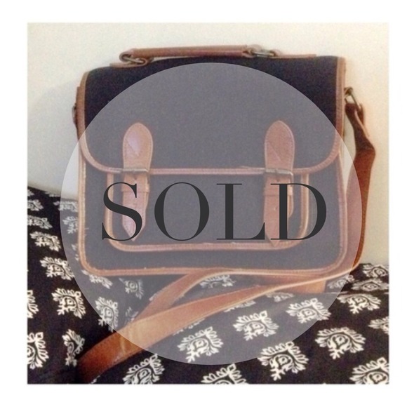 🔴🔴SOLD🔴🔴Black Crossbody Bag