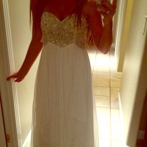 White hand beaded sweetheart neckline formal dress