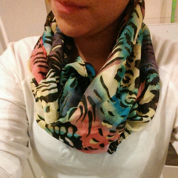 FASHION SCARFS wild animal print. $2 each - Picture 3 of 3