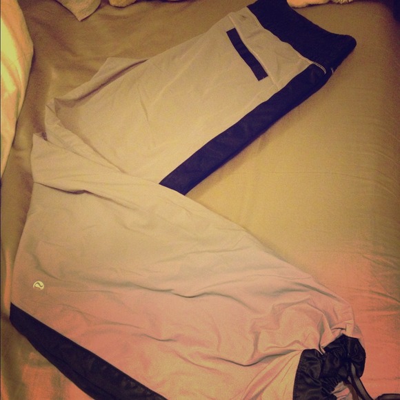 Lululemon Run Right Round Track Pants Size 6