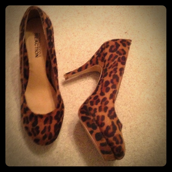 Kenneth Cole!!! Sexy pumps