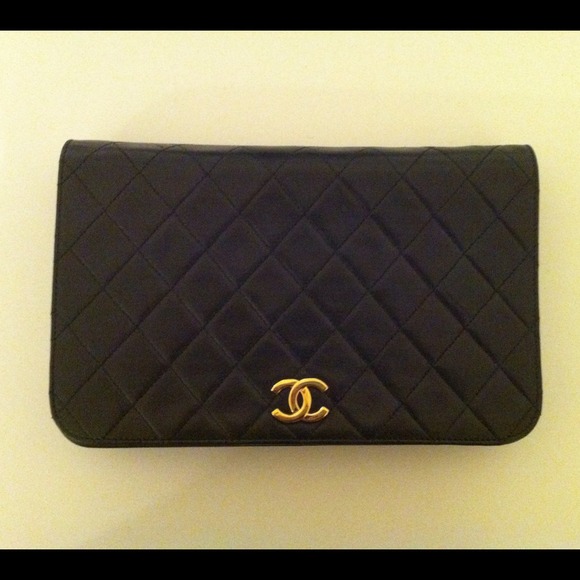 ⛔SOLD⛔Vintage Chanel WOC bag