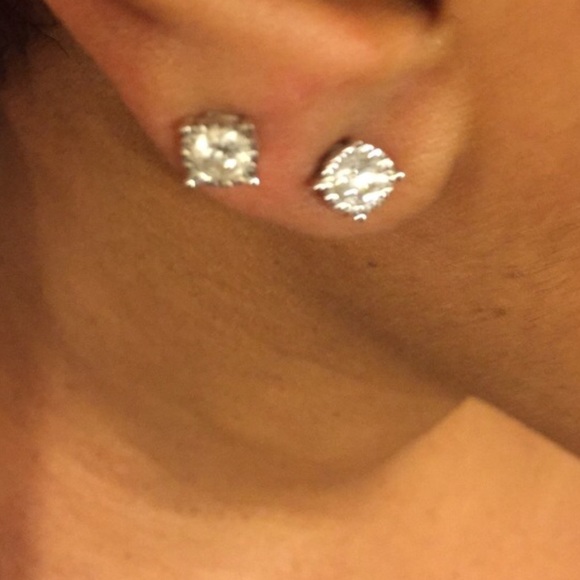 Cute 14k diamond earrings from kay jewelers!!