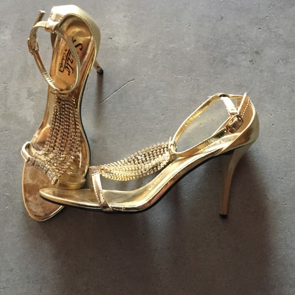 Beautiful diamond heels!!  Has some wear - Picture 2 of 3