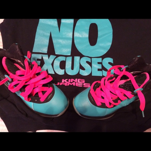 South beach Lebron and sweater - Picture 2 of 4