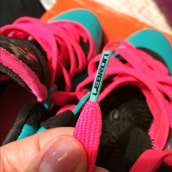 South beach Lebron and sweater - Picture 3 of 4